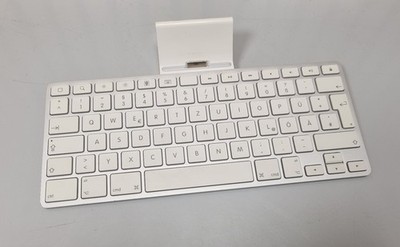 Apple iPad Keyboard Dock - Modell A1359 - Tastaturlayout QWERTZ