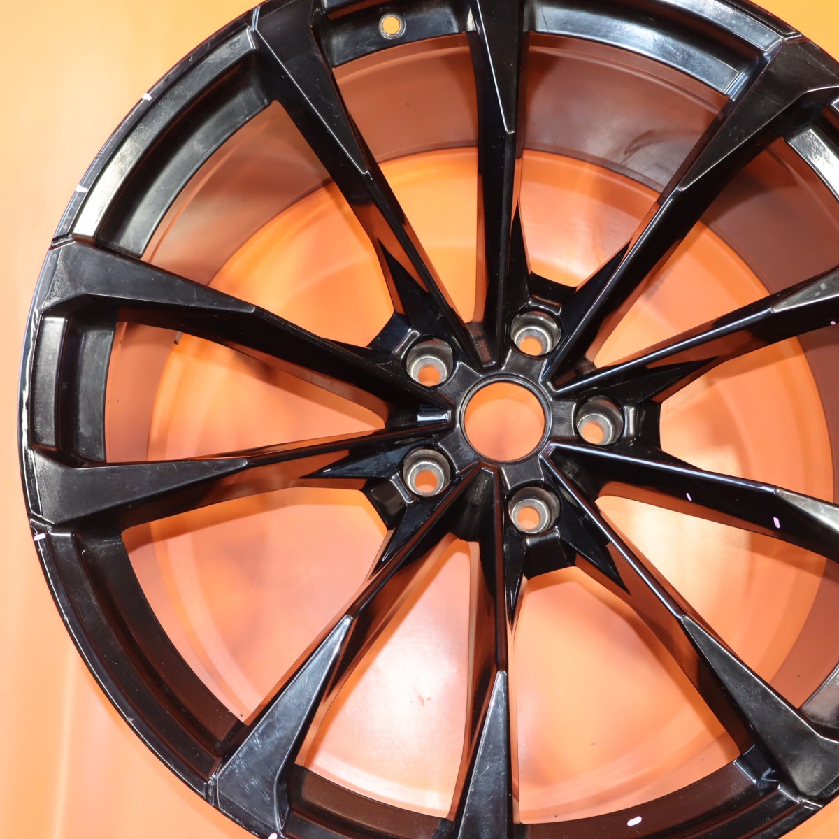 Lamborghini Urus 2018-2023 Rear Wheel