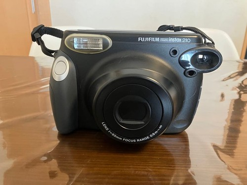 Fujifilm Instax 210 Instant Camera (Cheki)
