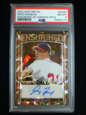 Hoja de metal Greg Maddux 2022 jirafa hielo agrietado consagrado automático 1/1 PSA 8