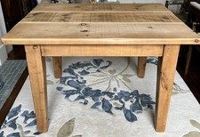 Pine dining table (4-6 people)