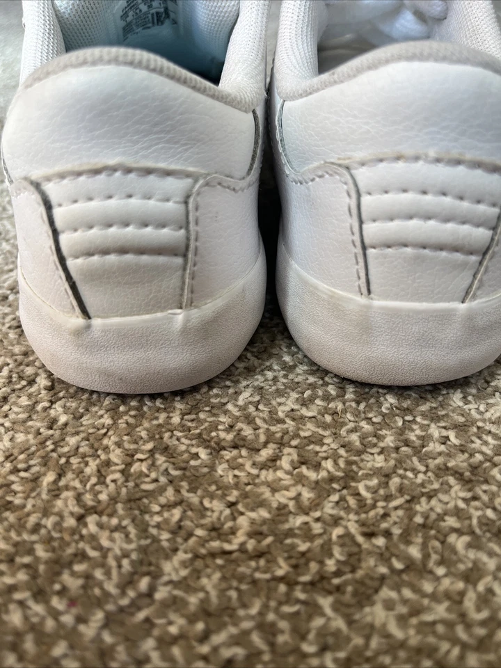 Converse Point Star Boys Size 1 White - Image 3 of 4