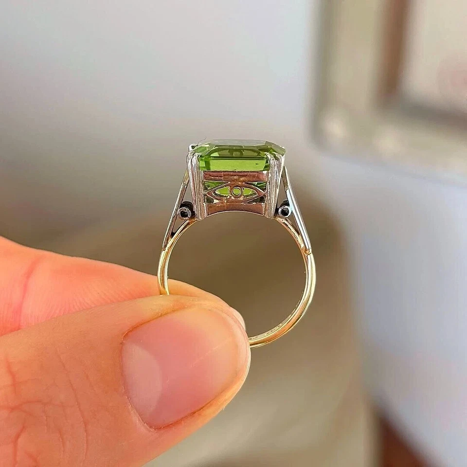 Anillo de compromiso solitario de peridoto natural Asscher de 4,05 quilates de oro blanco sólido de 14 quilates Foto 3 de 4