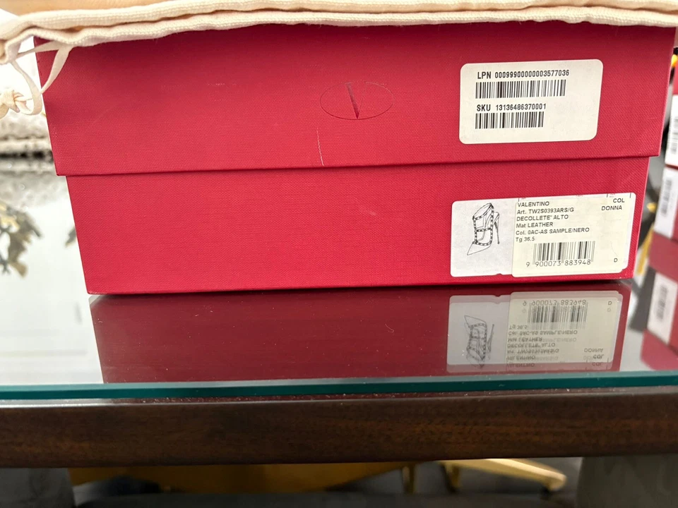 Saltos Valentino Rockstud estampa de animais novo tamanho 36,5 - Imagem 3 de 4