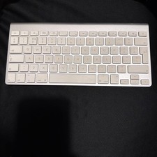 Apple A1314 Wireless Keyboard (MC184LL/A) | Bluetooth Aluminum Compact Keyboard