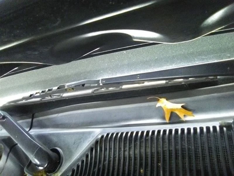 Cadillac DTS 2006 sedán de 4 puertas brazo limpiaparabrisas del conductor izquierdo Foto 3 de 4