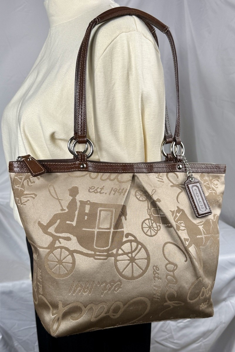 😎😎😎COACH KHAKI Signature Satin Horse Carriage Brown Leather