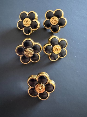 #ad Chanel Buttons CC Logo SET OF 5 Black and Gold Flowers 20mm STAMPED $110.00