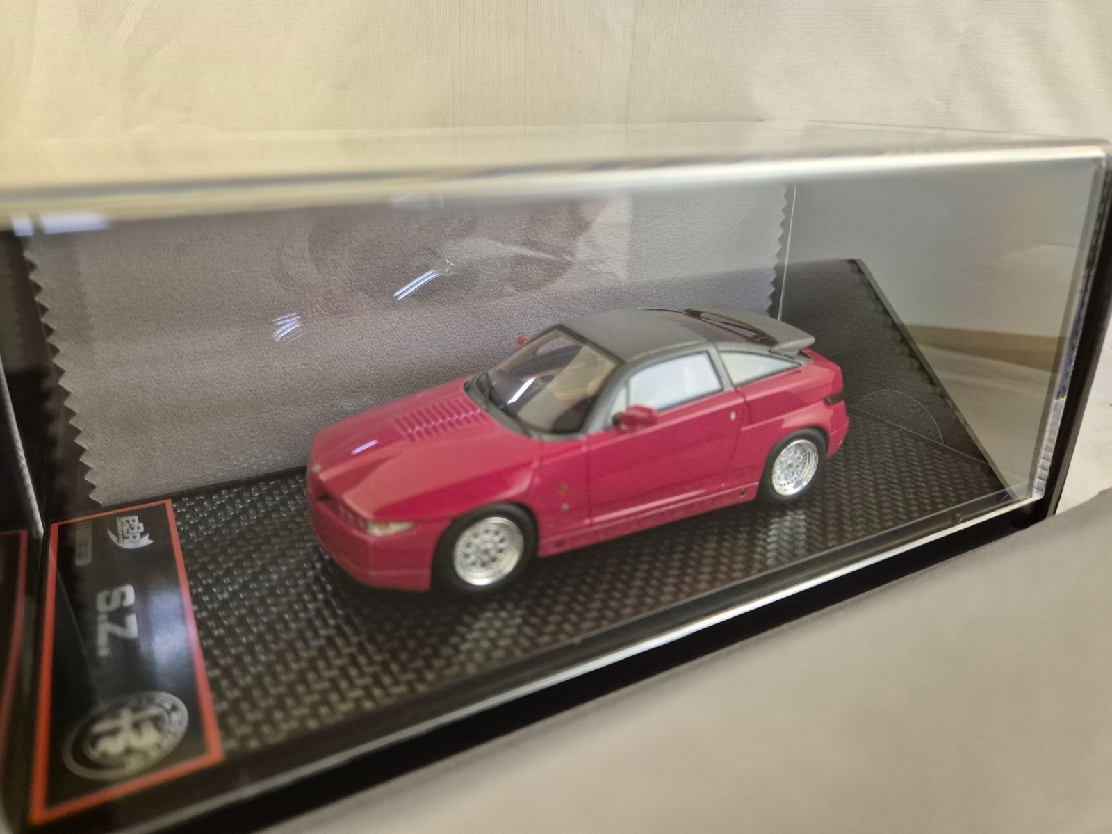 BBR BBRC310A Alfa Romeo SZ red 1/43 le cadeau idéal pour passionné d'italiennes