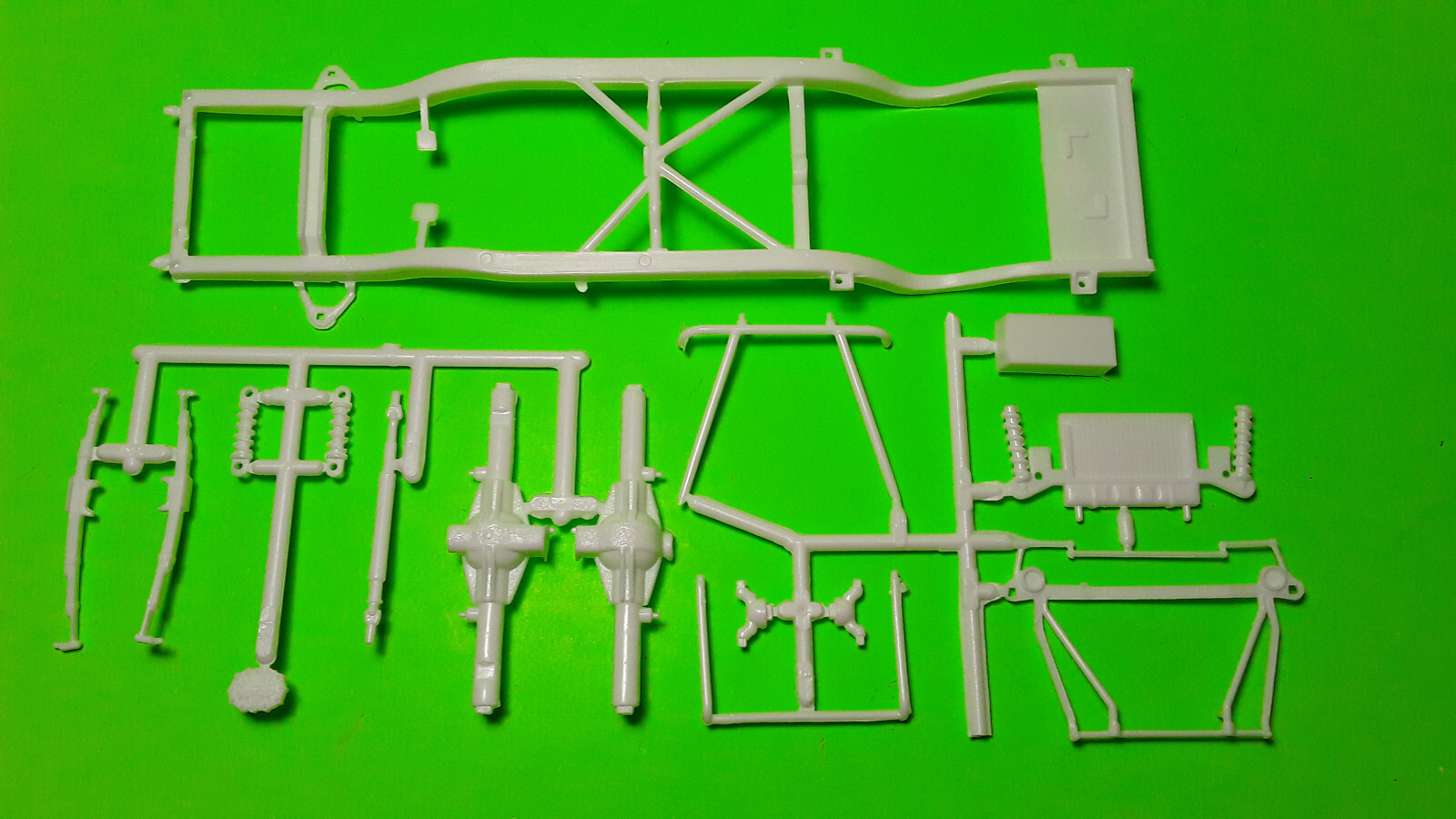 MPC 36 1936 Chevy Wild One 1/25 Frame Axle Quick Change Rear End Stock