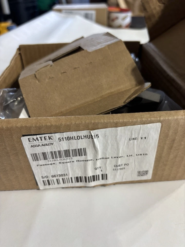 Roseta cuadrada con palanca Emtek Helios, sin asas Striker solo níquel satinado, izquierda H Foto 3 de 3