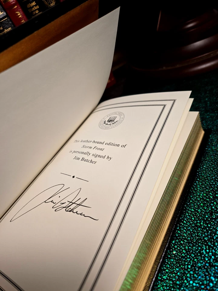 Storm Front (Dresden); Jim Butcher; Easton Press Limited Leatherbound (SIGNED) Foto 3 de 4