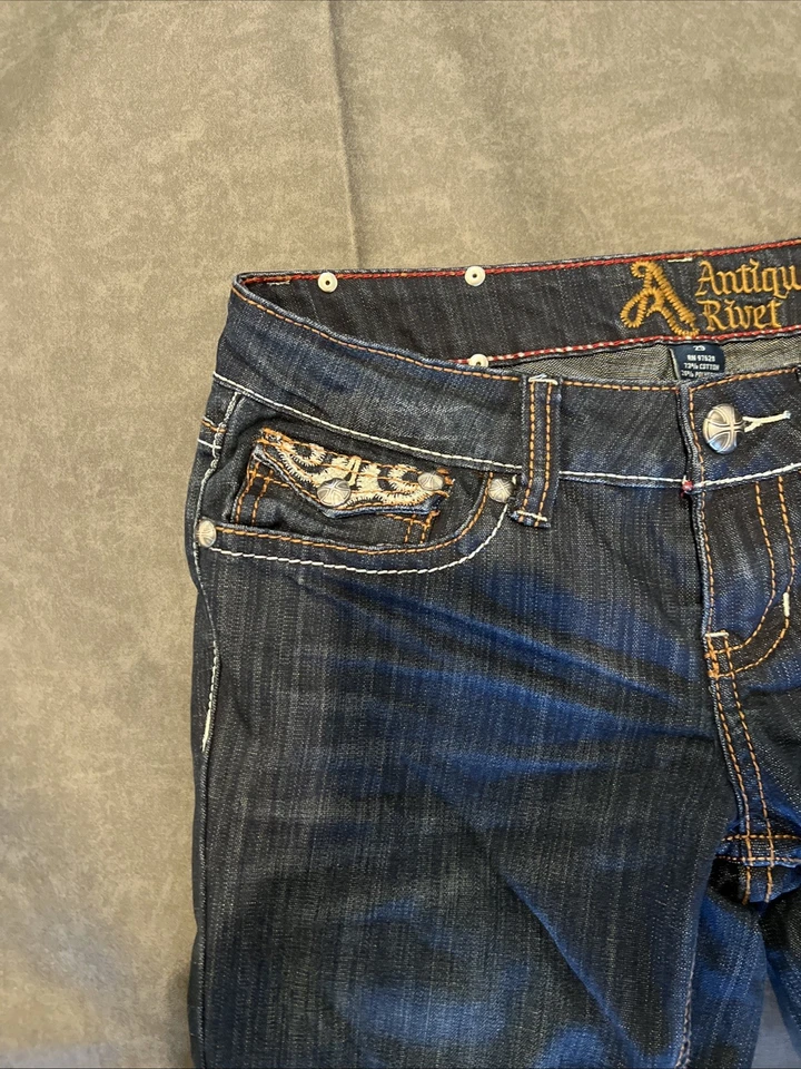 Pantalones de mezclilla antiguos remachados para mujer talla 29 azul bota tiro bajo adornados elásticos Foto 3 de 4