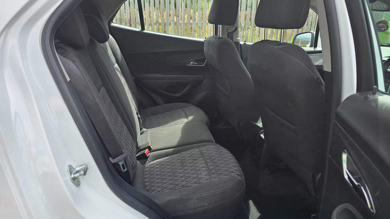 2015 Vauxhall Mokka, photograph 12