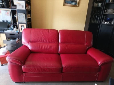 Canapé deux grandes places (possible trois assises) en cuir buffle rouge - Photo 1/4