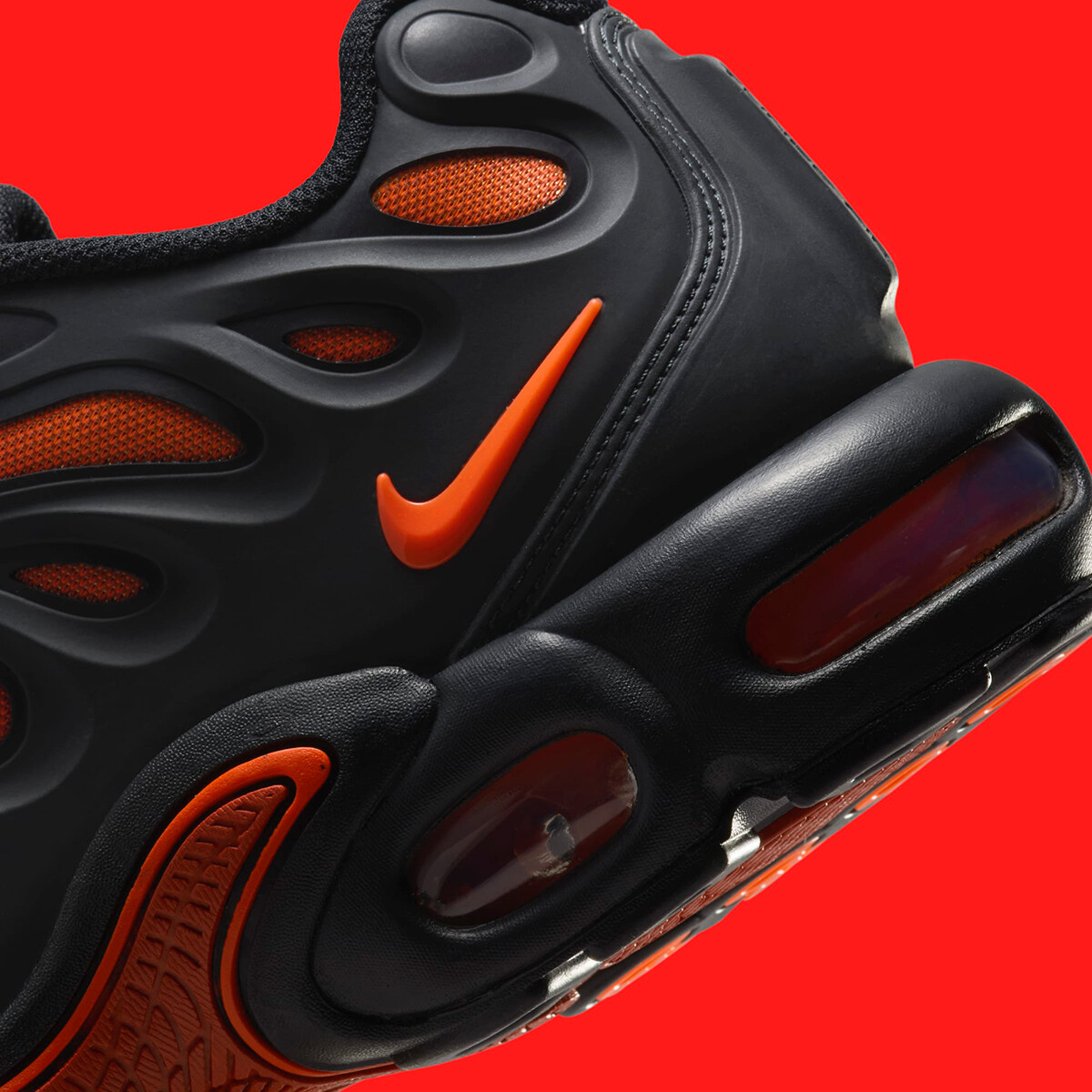 Nike Air Max Plus Drift Bred Off Noir Hyper Crimson Black Red