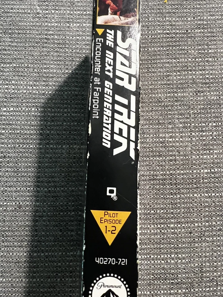 Star Trek: The Next Generation-Pilot Episode 1-2 Encounter at Farpoint (VHS,1991 - Imagem 3 de 3