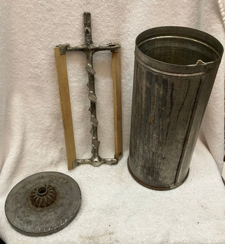 Vintage 4 Quart Handkurbel Eiscreme Gefrierschrank Kanister, Deckel, Holz Paddel Dekor - Bild 1 von 17