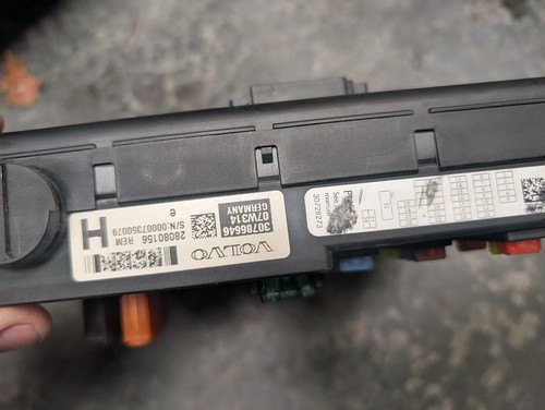 Volvo XC90 BCM / Fuse Board - 30786646 - Body Control Module 30786646 - Picture 5 of 7