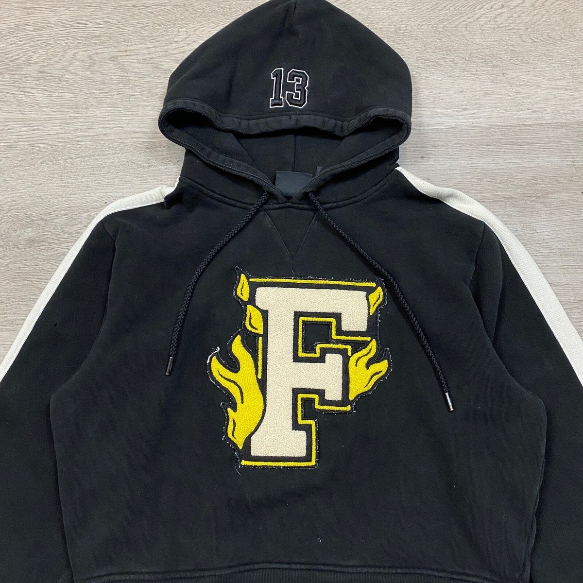 [国内正規品] Fenty Puma by Rihanna "Ls Graphic Frt Lacing Hoody" スウェット パーカー Puma Fenty By Rihanna Back Lacing Hoodie Sweatshirt | Urban Outfitters