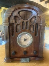 Ancienne radio vintage " Spirit of St Louis », Style Art Déco, corps en bois.