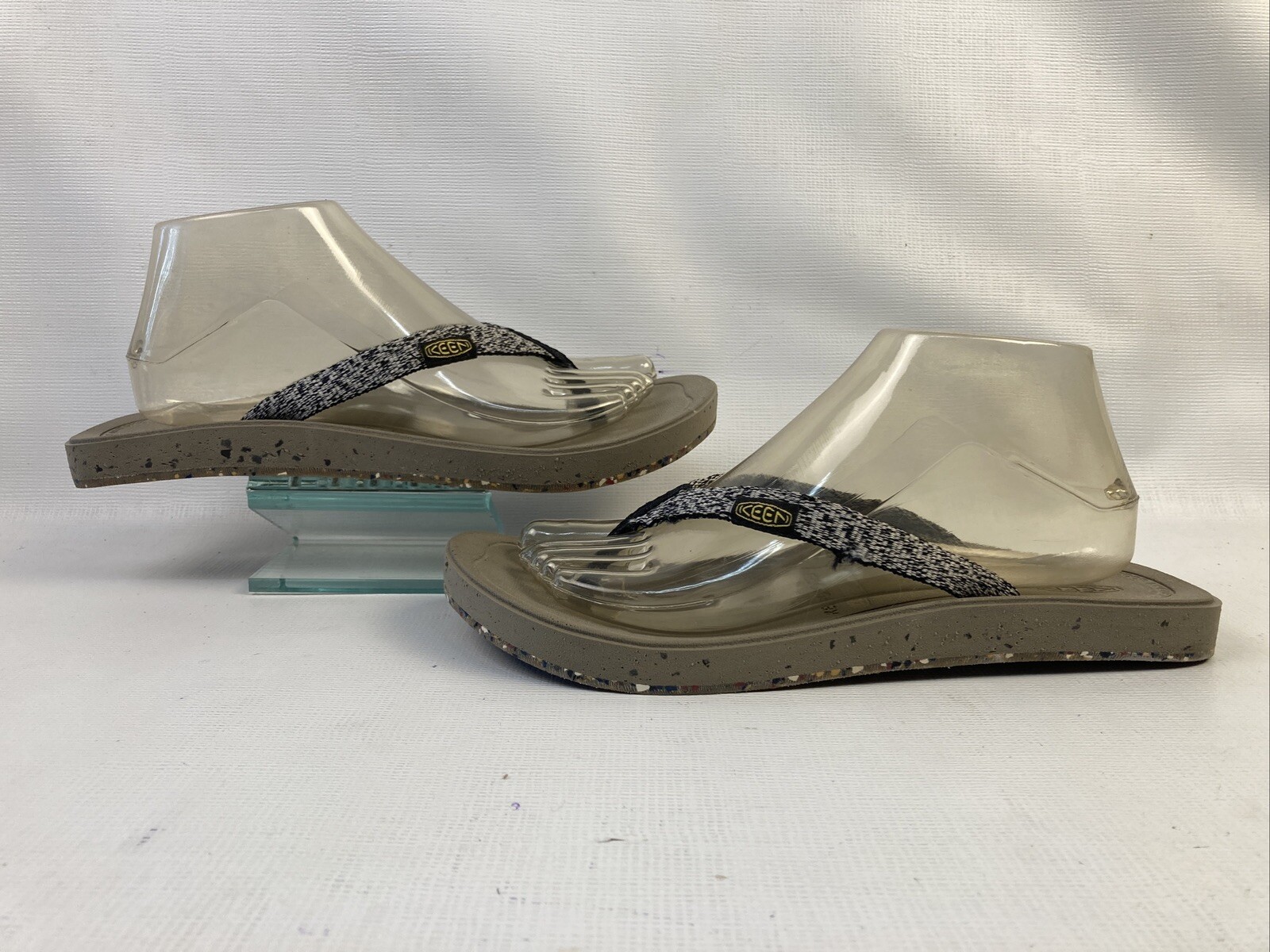 Sandali infradito Keen Harvest donna taglia 9 nero talpa ottime condizioni (LEGGI)