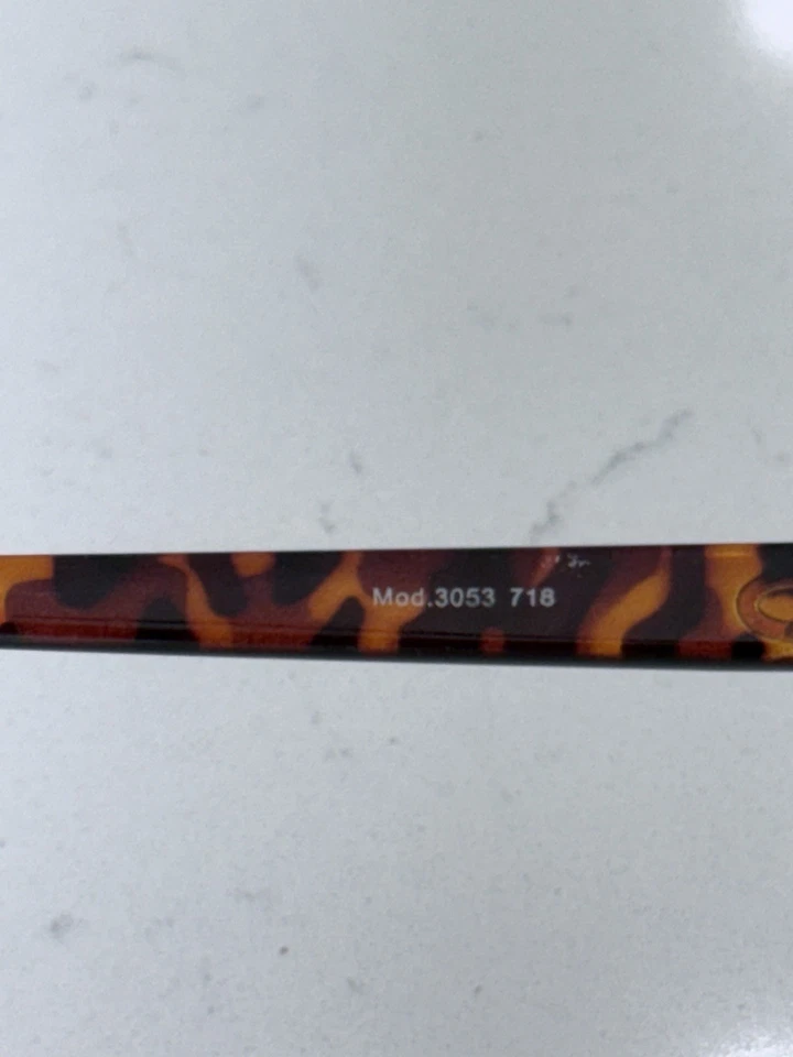 Gafas de sol Oscar de la Renta 3053 con caparazón de tortuga - Elegantes gafas de diseñador Foto 3 de 4