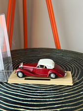 Solido 1:43 Mercedes-Benz 540 K 1939 Red/White Diecast w/ Case & Stand