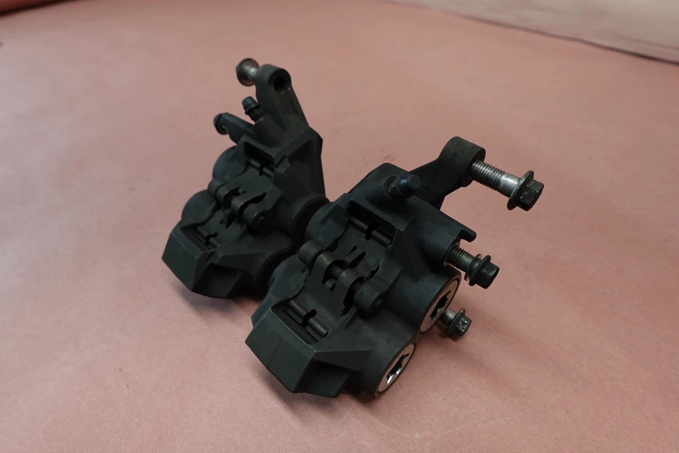 Pinza de freno delantera derecha izquierda Yamaha FZ6-S FZ6S FZ6 FZ600 2004-2009 Foto 4 de 4