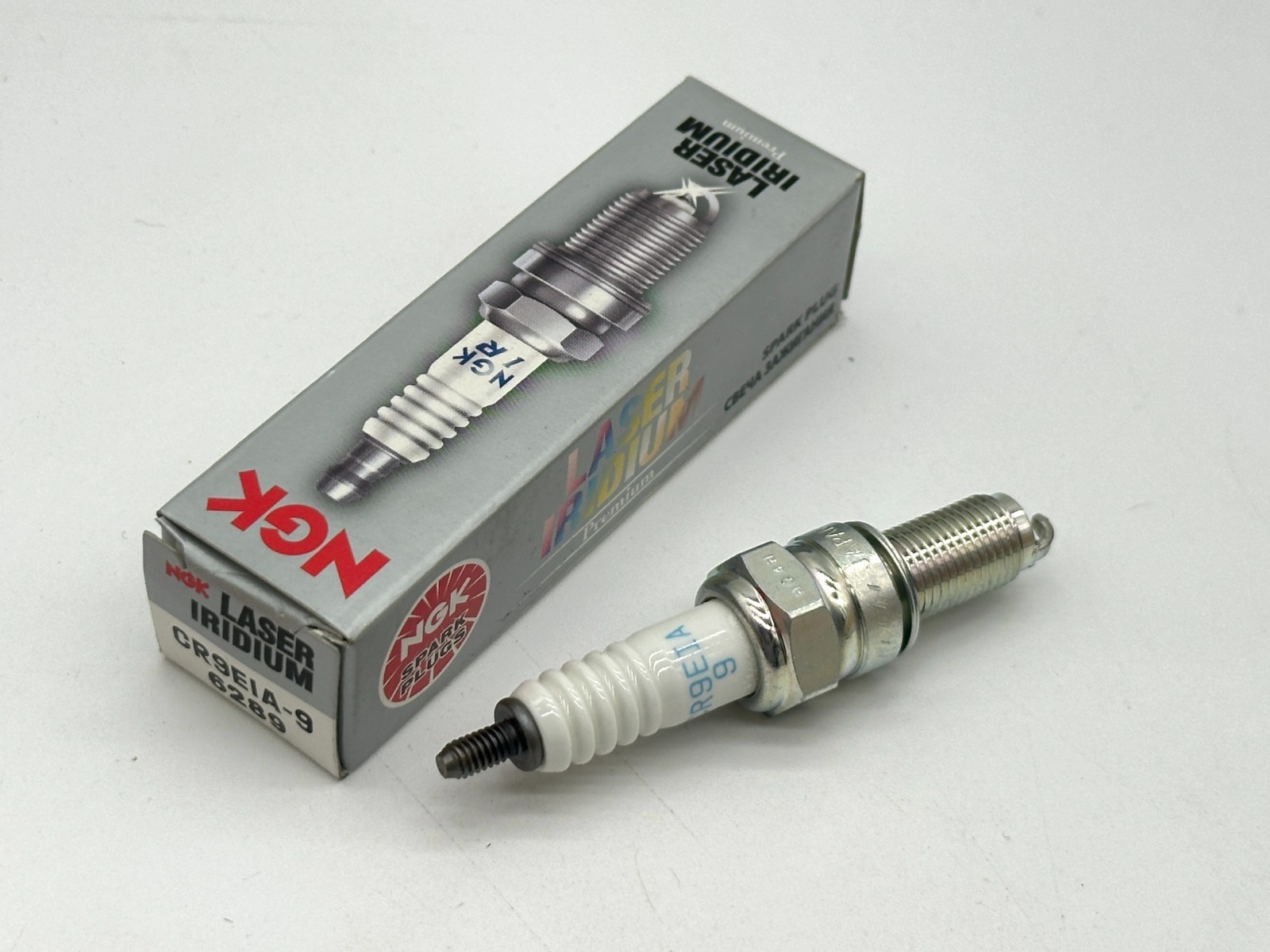 NGK 6289 CR9EIA-9 Spark Plug NOS