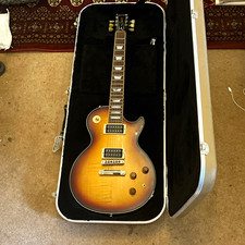 Gibson Les Paul less+ 2015 Sunburst Guitar with original G force tuners and case