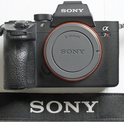 Sony A7R III  Gehäuse  gebraucht,  155.418 Auslösungen