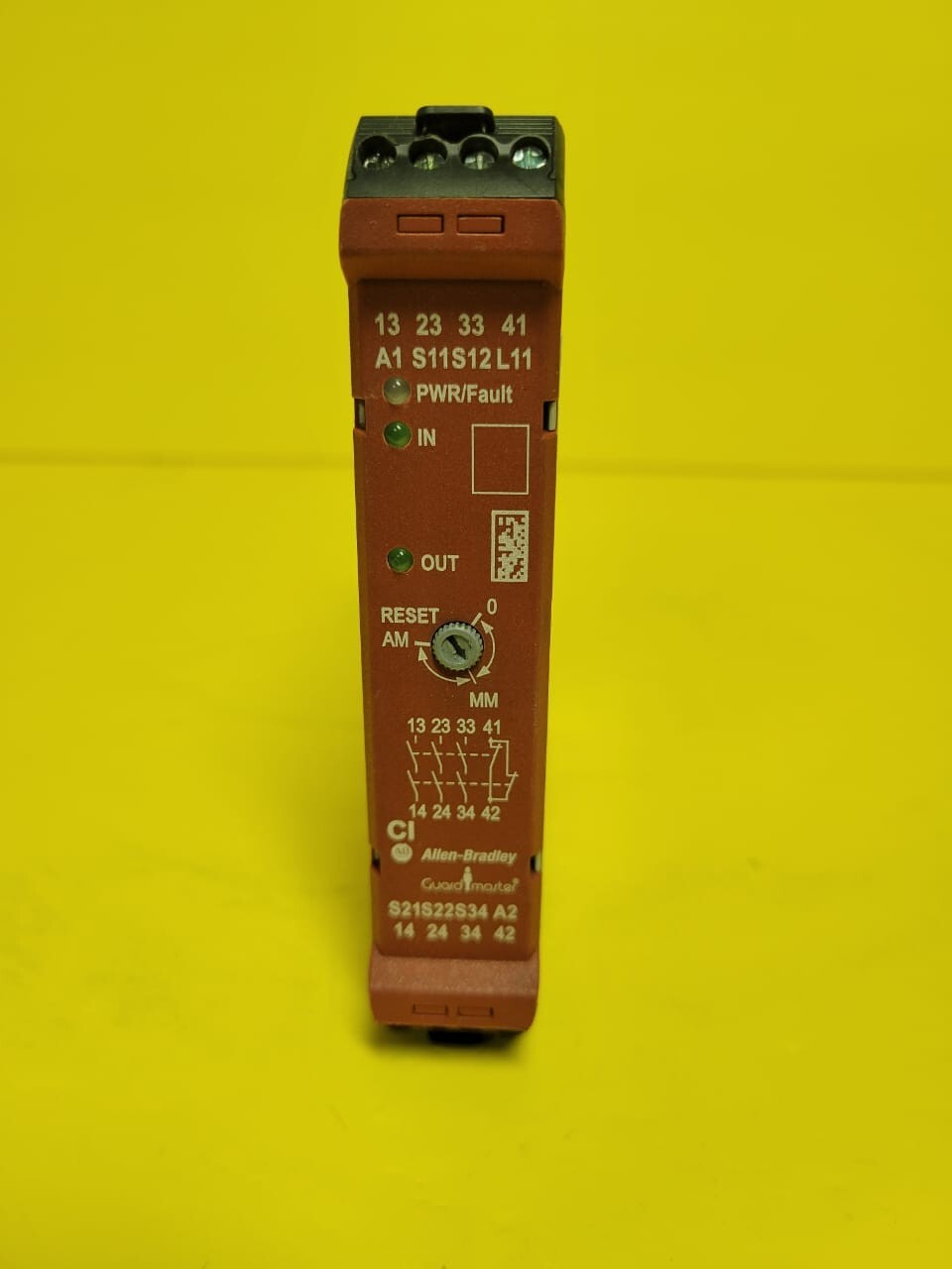 Allen Bradley 440R-S13R2 Series A Guardmaster Safety Relay