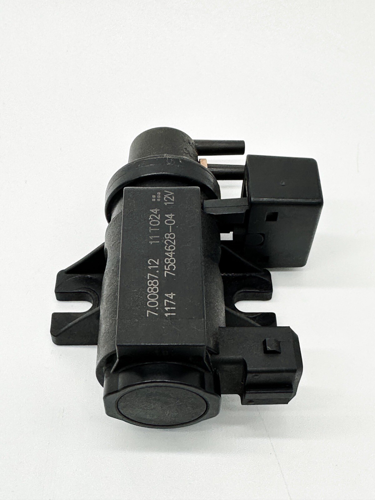 10 11 BMW 335i Vacuum Control Pressure Converter OEM 11747584628  