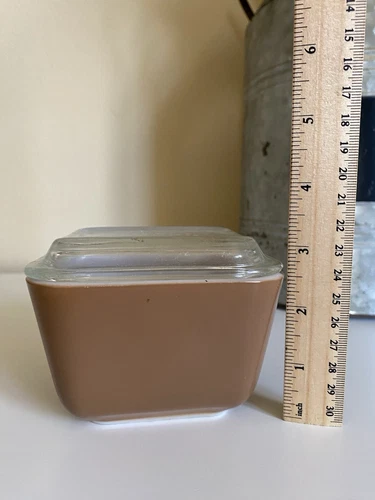 Vintage Pyrex Glass Refrigerator Dish w Lid #501 Butterscotch Brown 1 1/2 Cup