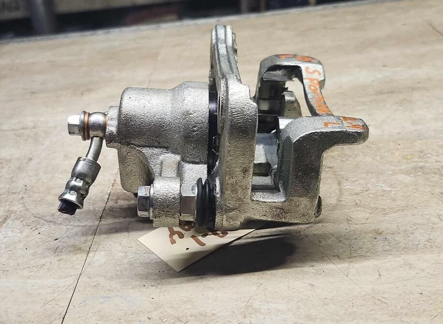 10-16 KIA SPORTAGE 2.4L 10-14 15 HYUNDAI TUCSON Rear Driver Left Brake Caliper - Image 3 of 4