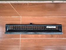 Calandre Mazda 323