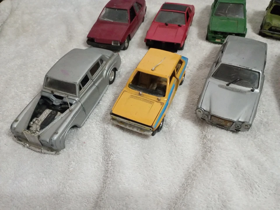 Lotto Rottami Polistil 1/25 Restauro o Recupero Pezzi - Immagine 2 di 4