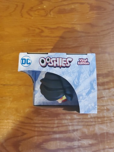 Figura Vinilo Mujer Maravilla Traje Ooshies DC 4 Pulgadas 2 Variaciones - Imagen 5 de 5