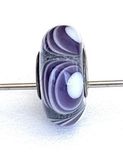 Rare UNIQUE TROLLBEAD PURPLE CIRCLES WHITE CENTERS GLASS BEAD SIGNED LAA 925S