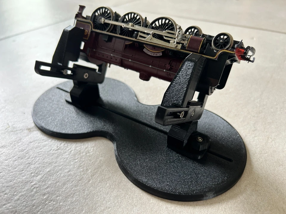 Train Railway Locomotive Servicing Cradle Multi Angle Berth Holder 00 H0 gauge - Image 4 of 4