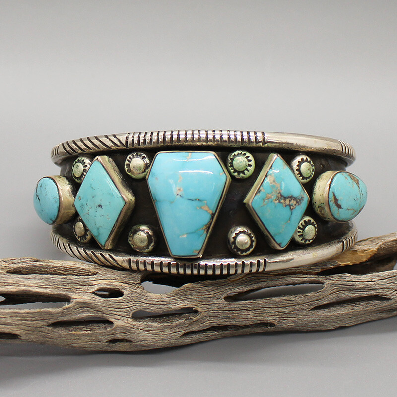 Vintage Navajo Sterling Silver Native American Turquoise Bracelet Vintage Navajo Sterling Silver Native American Turquoise Bracelet