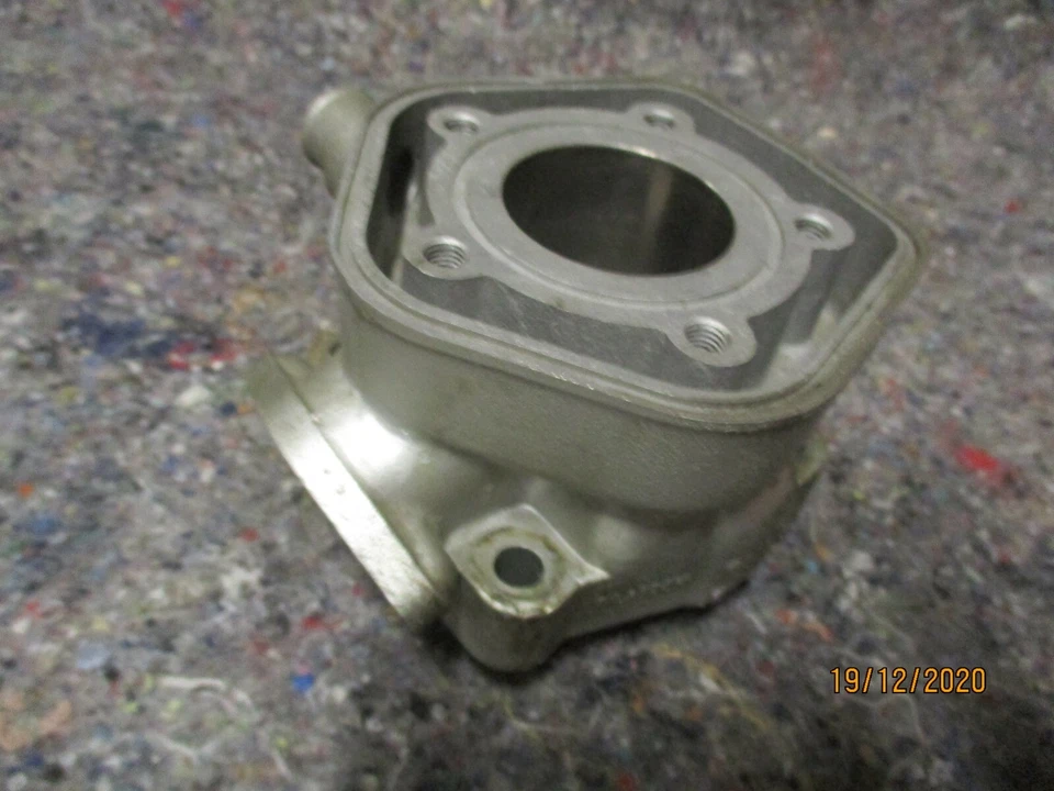 cylindre d'origine avec nikasil neuf diamètre 40mm pour KTM 50 CC - Photo 1/4