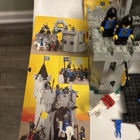 Legoland Castle Black Falcons 6074 Black Falcon's Fortress Near Complete Read