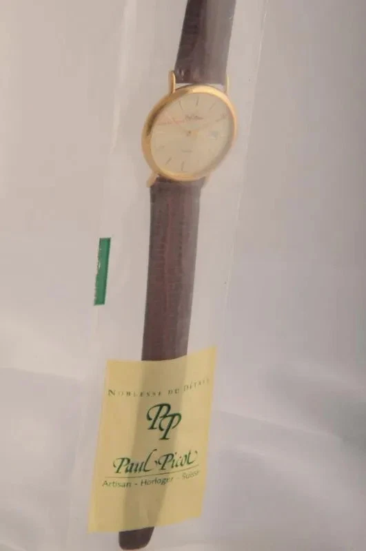 NOS NEW SWISS MADE GOLD PLATED WITH DATE QUARTZ WOMEN'S PAUL PICOT WATCH 1980'S  - Image 4 of 4