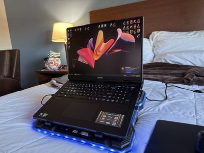 MSI Raider 18 HX AI A2XWIG Intel Core Ultra 9 RTX 5080 64GB 2TB SSD 18''