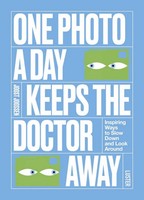 One Photo A Day Keeps The Doctor Away | Joost Joossen | Taschenbuch | Englisch