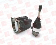 SCHNEIDER ELECTRIC XD4PA24 / XD4PA24 (NEW IN BOX)