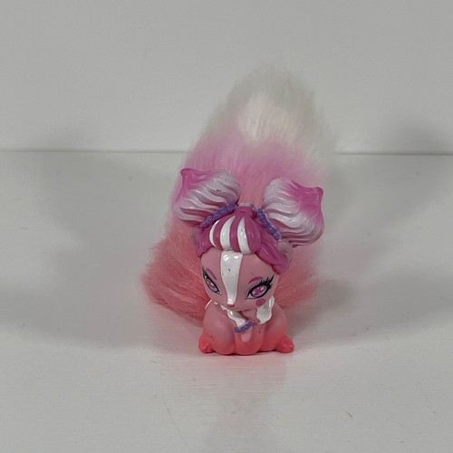 Whiffies Whipped Cream Willow Ice Cream Shop Figure Toy Squirrel Vanilla Scent - Picture 2 of 10