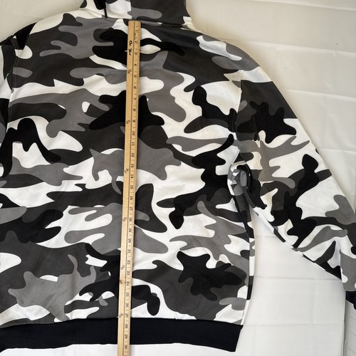 Set aus grauem Camouflage Hoodie und Hose, Größe 3XL — Outfit im Militärstil - Bild 16 von 16